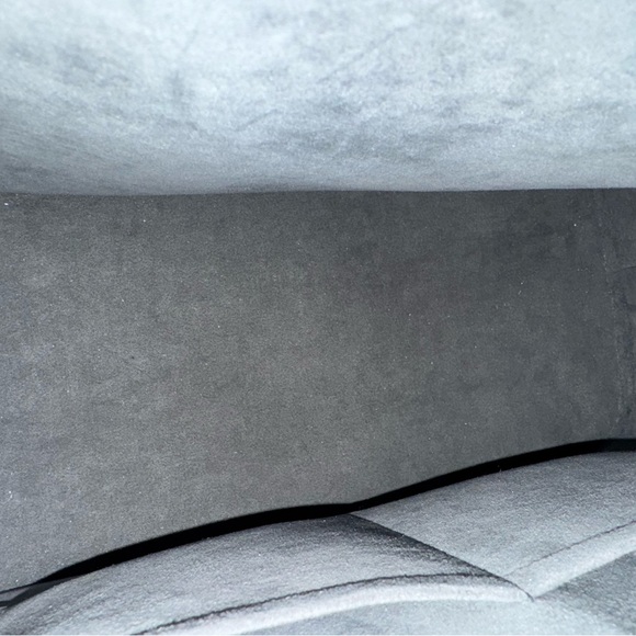 Louis Vuitton Epi Alma GM Black Handbag - Picture 7 of 10